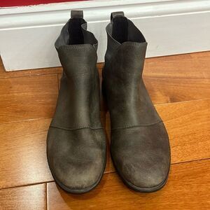 Sorel Boots Womens Harlow Chelsea Ankle Pull On Leather boots size 8